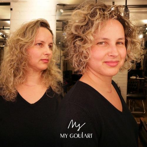 Короткая стрижка на кудрявые волосы для женщины средних лет. 15 стрижек для дам старше 40 лет на волнистые волосы и вьющиеся волосы