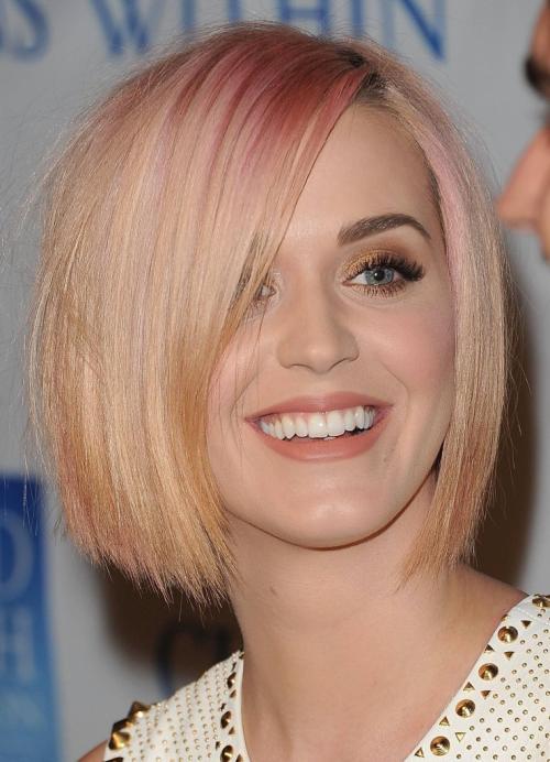 Вечерняя прическа на каре с челкой. Прически для стрижки каре: вечерние и на каждый день — 20 красивых и модных вариантов с фото