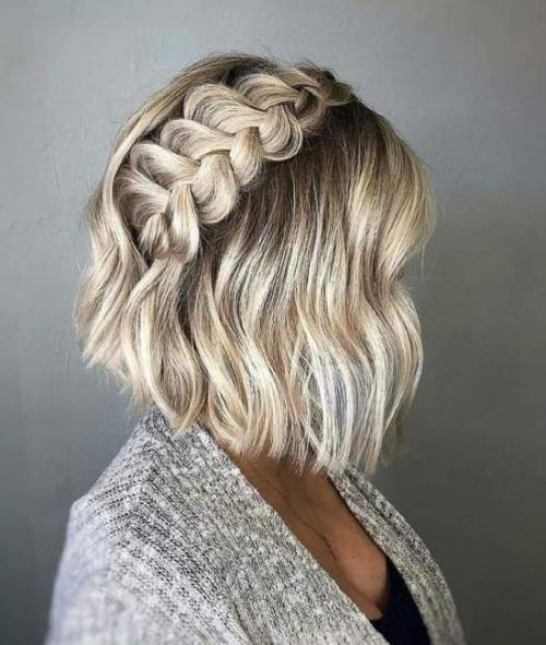 Прическа на каре вечерняя. Варианты прически на вечер