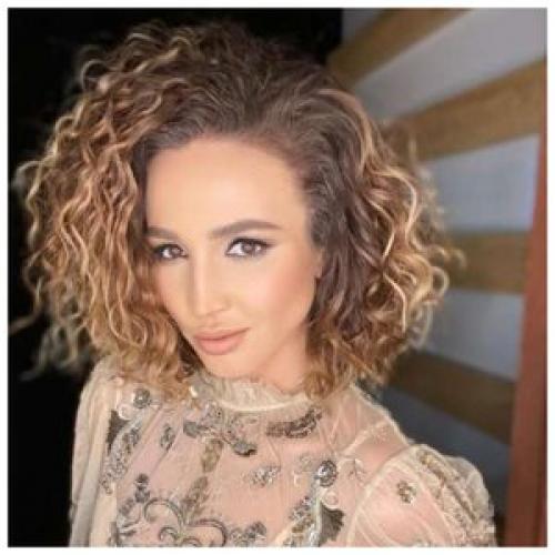 Вечерняя укладка на каре 2021. Прически на каре: виды, идеи, тренды