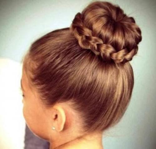 Прически на каре в школу. Виды красивых причесок для младших школьниц