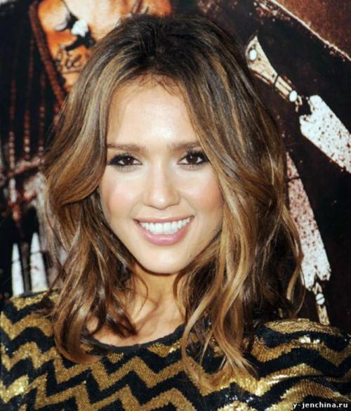 Красивые прически на каре. Прически на каре: красивые идеи, виды, актуальные образы и особенности укладки (115 фото и видео)