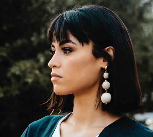 Объемное каре с челкой. Особенности женской стрижки каре с челкой