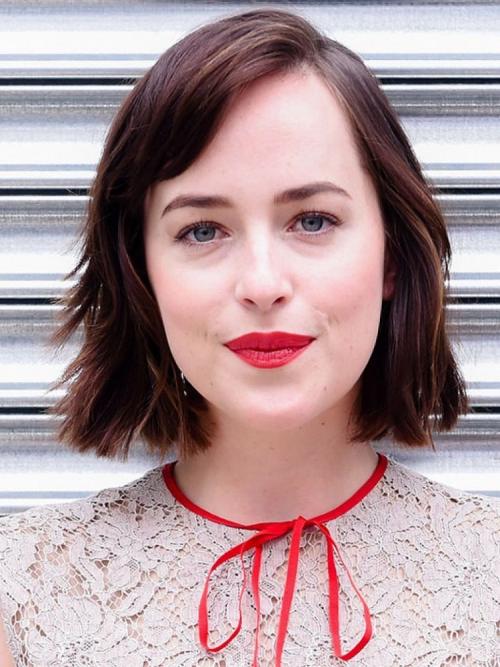 75 стильных идей 2022 для укладки стрижки каре на каждый.. Прическа на короткие волосы на праздник: фото 2022 34