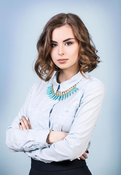 Модные стрижки на средние волосы. Модные и удобные стрижки на средние волосы: галерея фото причесок