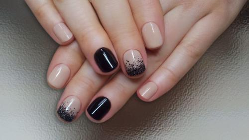 Маникюр со стразами и бульонками. Дизайн ногтей с бульонками: фото наиболее удачных вариантов