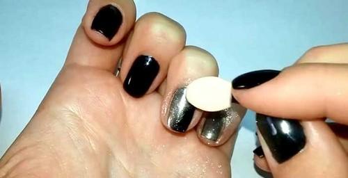 Жемчужный маникюр со стразами. Идеи дизайна маникюра с жемчужным гель-лаком