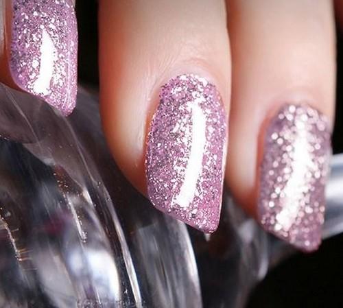 Жемчужный маникюр со стразами. Идеи дизайна маникюра с жемчужным гель-лаком