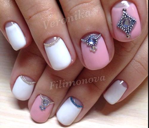 Маникюр со стразами и бульонками. Дизайн ногтей с бульонками: фото наиболее удачных вариантов