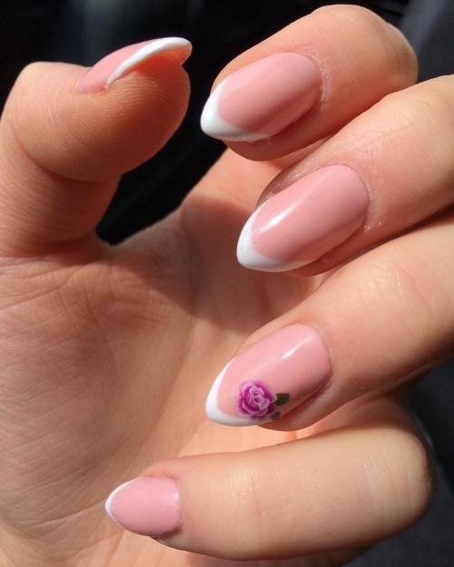 Что такое актуальный френч на ногтях. Идеи французского маникюра на короткие ногти