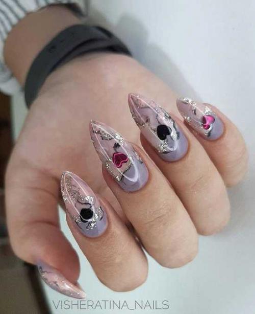 Черные ногти со стразами сердце. Маникюр с сердечками: лучшие идеи, фото-новинки