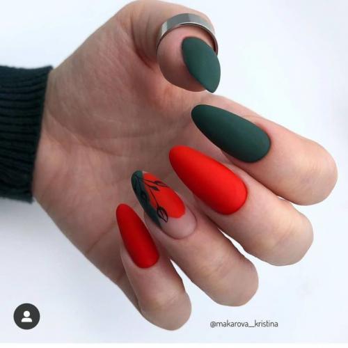 Красный матовый маникюр со стразами. Особенности цвета