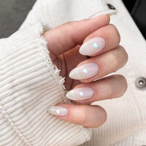 Черные ногти со стразами сердце. Маникюр с сердечками: лучшие идеи, фото-новинки