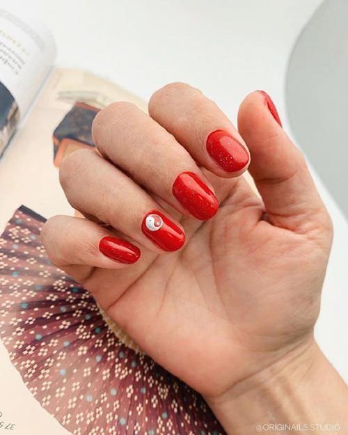 Красный матовый маникюр на короткие ногти. Модный красный маникюр на короткие ногти 2022: лучшие фото-новинки