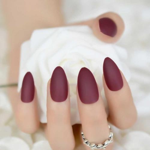 Бордово красный маникюр. Идеальный бордовый маникюр. Модные тенденции, идеи дизайна.
