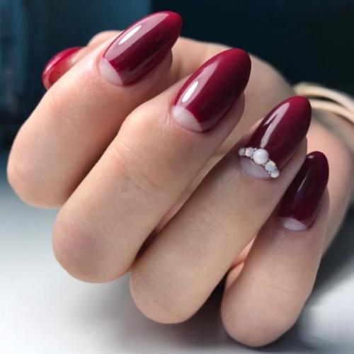 Бордово красный маникюр. Идеальный бордовый маникюр. Модные тенденции, идеи дизайна.