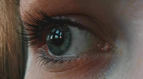 Плавающие мушки перед глазами. Перед глазами плавают, как будто черные ниточки - что это? 07