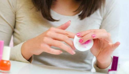Чем снять лак с ногтей без жидкости для снятия лака в домашних условиях. Популярные методы