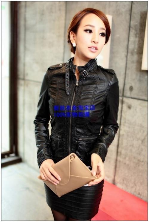 Как правильно сочетать рваные джинсы с стеганой косухой