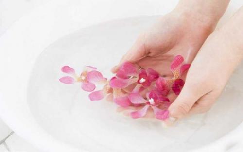 Красивый маникюр в домашних условиях. Как сделать маникюр в домашних условиях — инструкция, фото, модный дизайн, новинки, выбор цвета, стили, форма ногтей