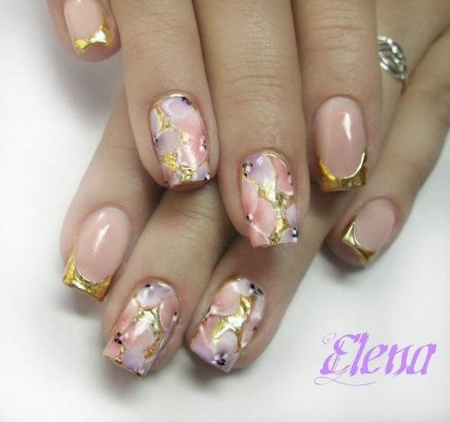 Какие особенности есть у розового с черным французского маникюра по сравнению с обычным французским маникюром. Идеи розового френча