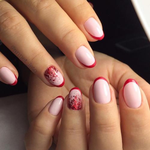 Какие особенности есть у розового с черным французского маникюра по сравнению с обычным французским маникюром. Идеи розового френча