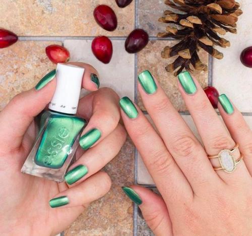 Как снять шеллак дома. Как правильно снимать гель-лак: советы