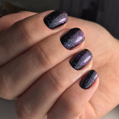 Какие стили и модные тренды используются для нежного маникюра с черным дизайном. Актуальные тенденции нейл-дизайна