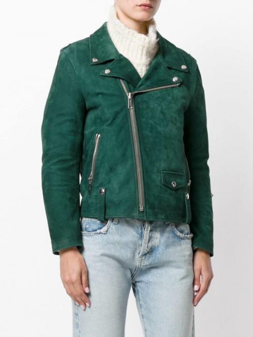 Рваные джинсы + куртка-косуха. Мода на цветовое разнообразие курток косух 2022 2023