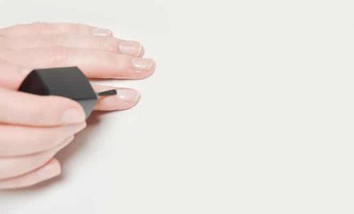 Как сделать маникюр шеллак с рисунком в домашних условиях. Маникюр на короткие ногти 04