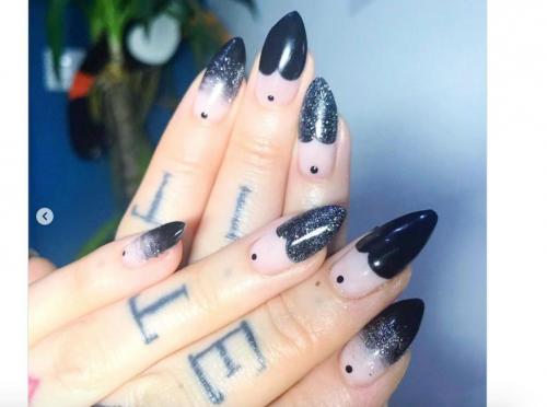 Откройте для себя новые горизонты в мире дизайна ногтей: топ-10 трендов 2019 года 06