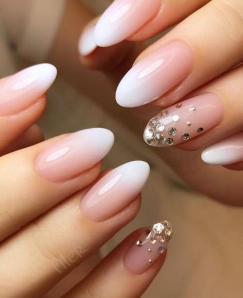 Френч на овальные ногти. Классные идеи французского маникюра на овальные ногти