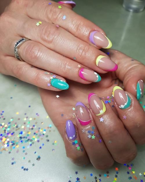 Френч на овальные ногти. Классные идеи французского маникюра на овальные ногти