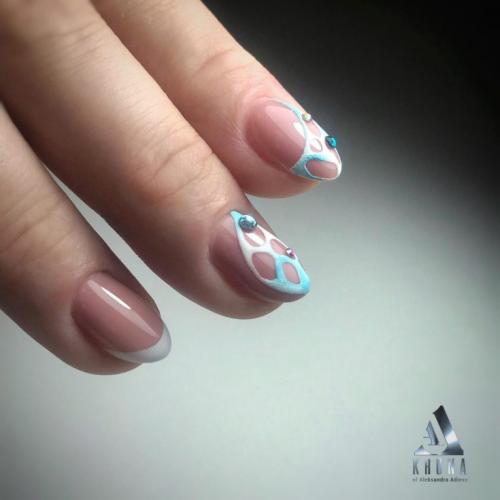 Какие способы покраски ногтей можно использовать для выполнения французского маникюра на овальных ногтях. Френч на овальные круглые ногти