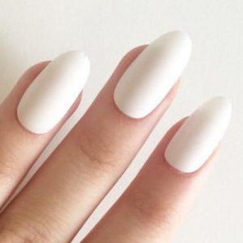 Особенности и варианты оформления матового черного маникюра.  Особенности матового маникюра 10