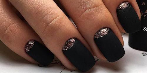 Особенности и варианты оформления матового черного маникюра.  Особенности матового маникюра 09
