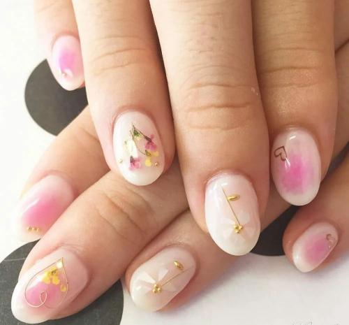 Маникюр в корейском стиле. Идеи на короткие и длинные ногти