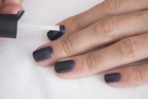 Новые образы маникюра с матовым покрытием. Матовый маникюр для коротких ногтей 09
