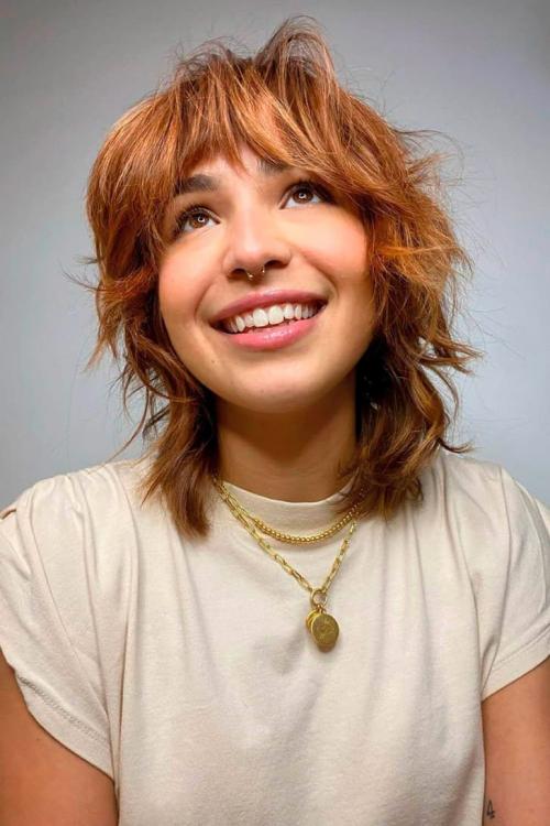 Какие стили и особенности коротких стрижек могут выделиться на вьющихся волосах. 18 модных стрижек, которые лучше всего подходят для коротких волнистых волос