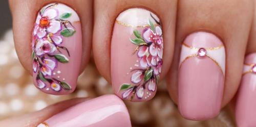 Ногти с иероглифами. Что это такое