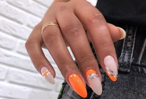 Какие современные технологии используются для создания бежевого маникюра. Бежевый маникюр с дизайном 2024. Фото