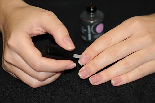 Как наносить гель лак пошагово. Как правильно покрывать ногти гель-лаком в домашних условиях? 07 Как наносить гель лак пошагово. Как правильно покрывать ногти гель-лаком в домашних условиях? 07