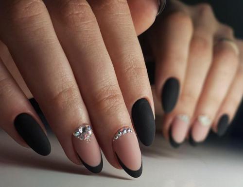 Черный матовый лак для ногтей. Разнообразие черного матового маникюра с фото