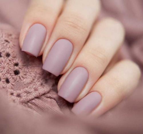 Матовый маникюр с глянцевым рисунком. Лучший матовый маникюр: новинки 2019-2020 года, фото, эксклюзивный дизайн, самые роскошные идеи по оформлению матового маникюра + отзывы