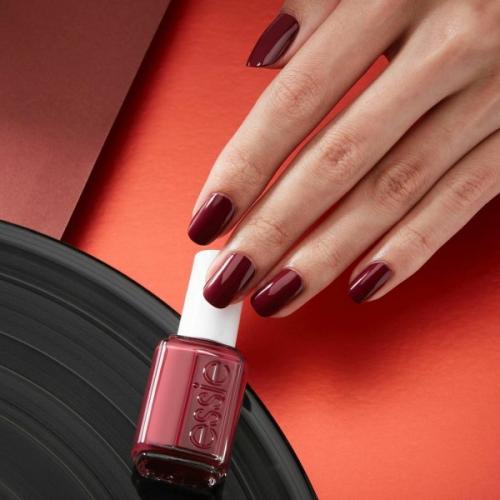 Как выбрать цвет лака для простых рисунков на ногтях. Как выбрать цвет лака для однотонного покрытия?