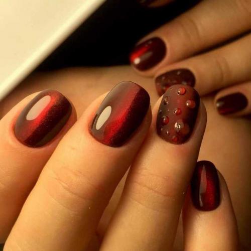 Новогодний бордовый маникюр. Из тренда в тренд