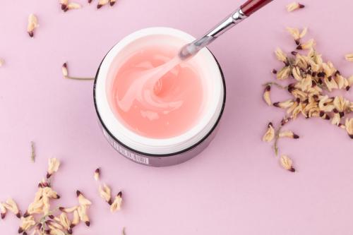 Какой гель для наращивания ногтей лучше для начинающих. Как нарастить ногти гелем?