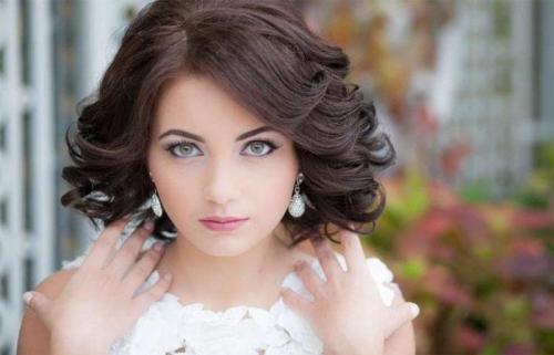 Как сделать волнистые волосы на каре. Какие виды локонов предпочтительнее 04