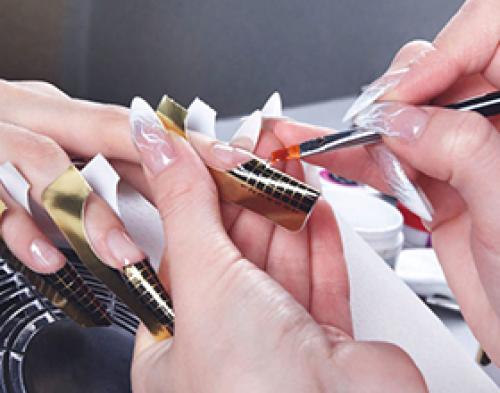 Сколько стоит наращивание ногтей. Сколько в среднем по России стоит наращивание ногтей