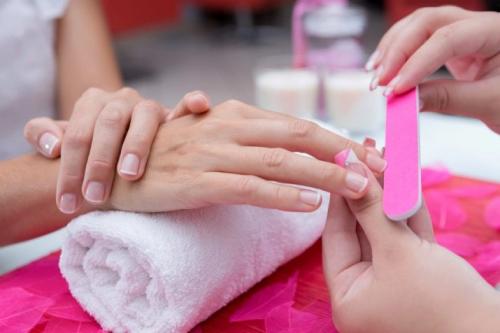 Можно ли подпиливать ногти покрытые гель-лаком пилочкой. Можно ли использовать пилочку, если ногти покрыты гель-лаком? 01 Можно ли подпиливать ногти покрытые гель-лаком пилочкой. Можно ли использовать пилочку, если ногти покрыты гель-лаком? 01